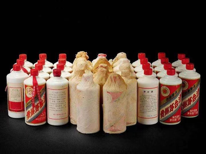 卢氏日照岚山回收酒价格哪里回收(附近上门回收茅台酒）?